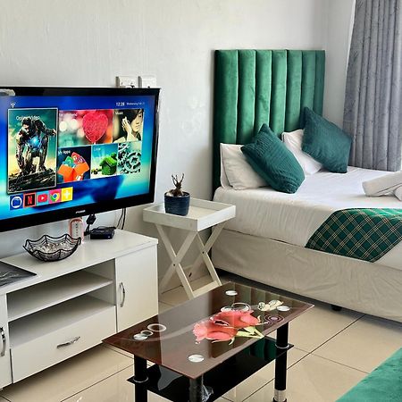 Mowetu Guest House ケープタウン エクステリア 写真