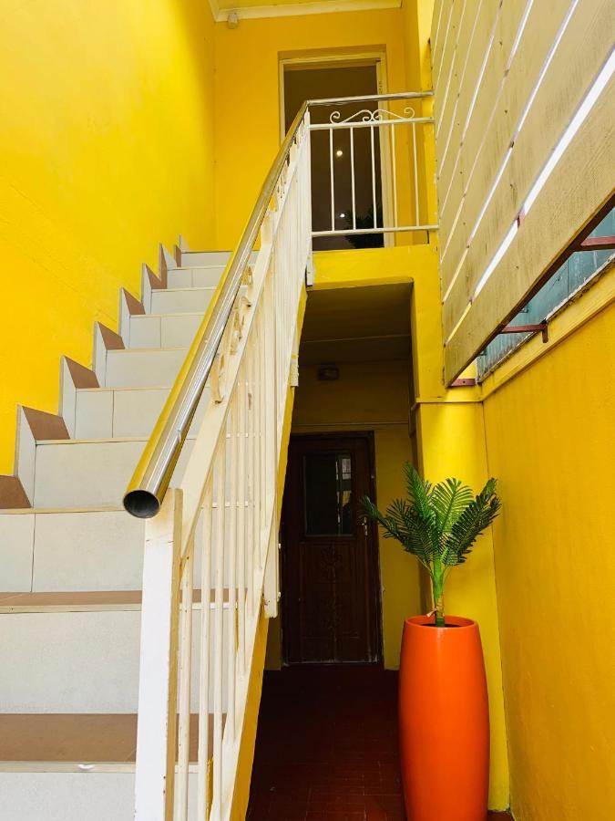 Mowetu Guest House ケープタウン エクステリア 写真