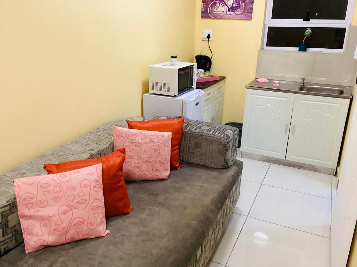 Mowetu Guest House ケープタウン エクステリア 写真