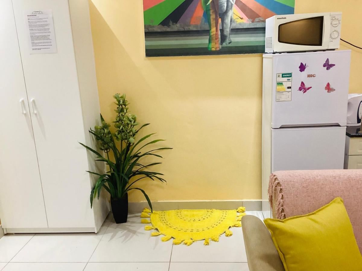 Mowetu Guest House ケープタウン エクステリア 写真